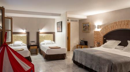 FAMILY ROOM Hotel Pintor el Greco Toledo FAMILY ROOM Hotel Pintor el Greco Toledo