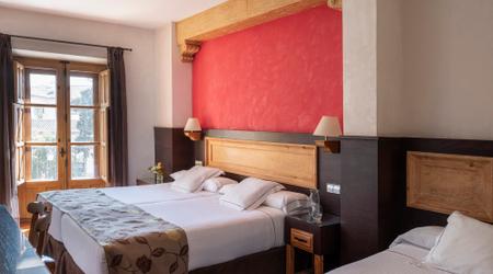 INTERIOR TRIPLE ROOM Hotel Pintor el Greco Toledo INTERIOR TRIPLE ROOM Hotel Pintor el Greco Toledo